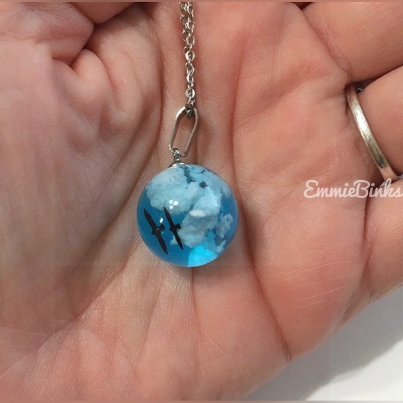 ✨3for$38 New Flying Birds in Sky Dimensional Sphere Pendant Necklace - Picture 12 of 16